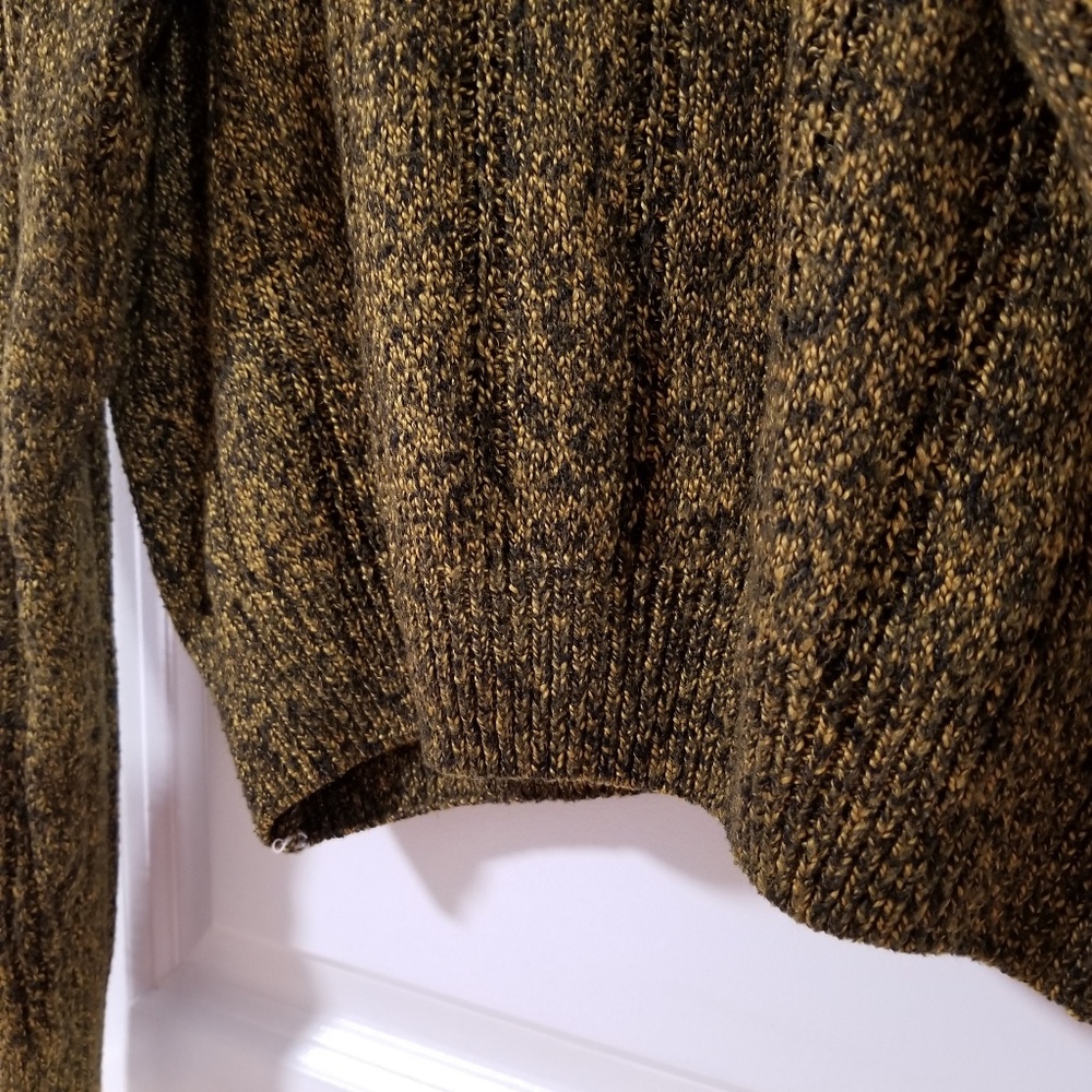 Sweater - Picture 4 of 4